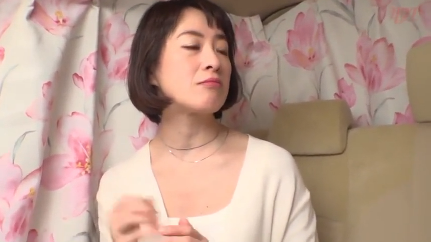 セレブ美熟女の誘惑、極上エロス