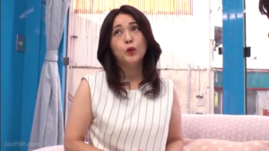 マジックミラー号欲求不満な人妻、巨根に溺れる